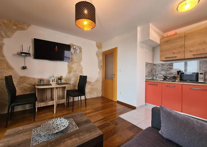 Downtown Bepi Apartmán *